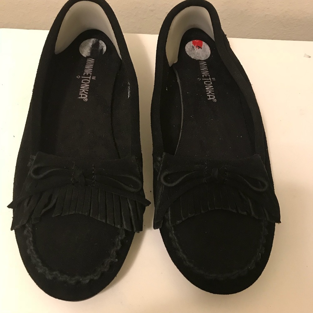 Minnetonka moccasins loafers size 6